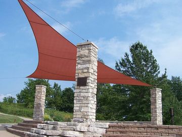 UV Block Triangle Outdoor Shade Structures For Home / Public Outdoor Areas